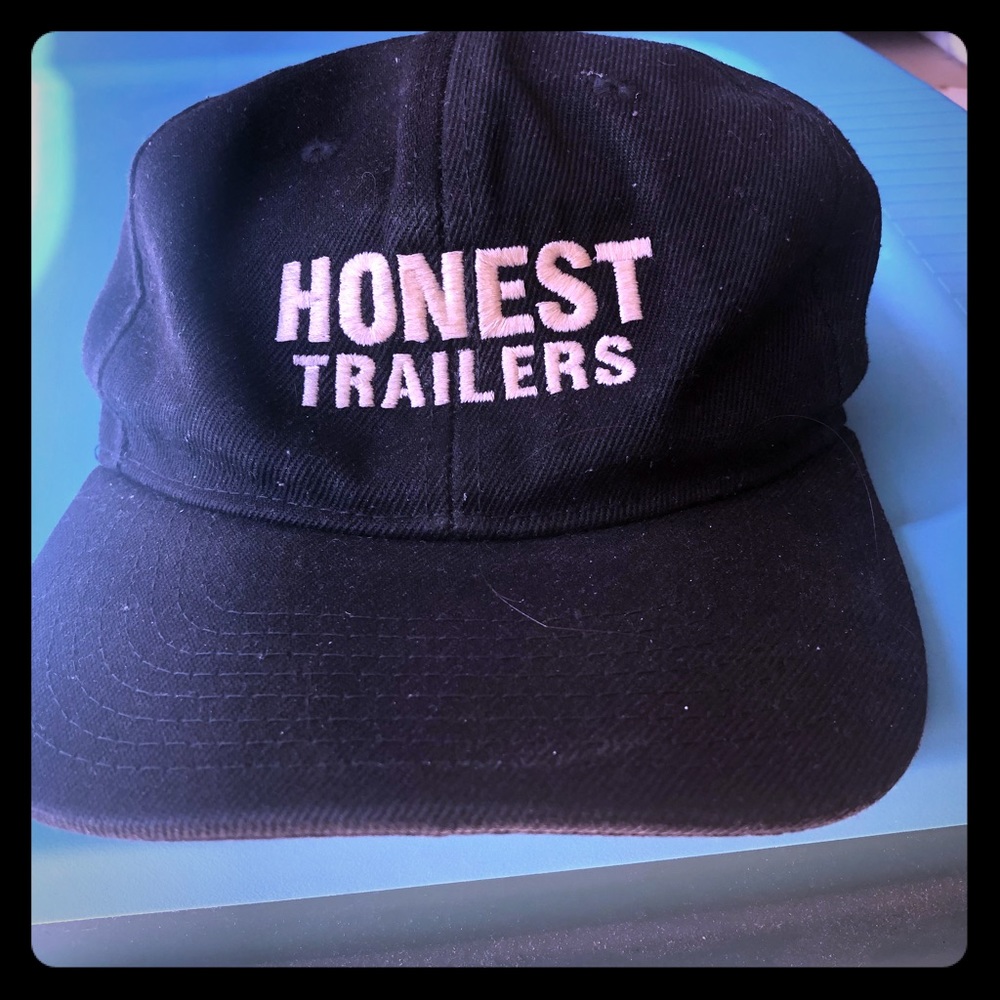Honest Trailer hat